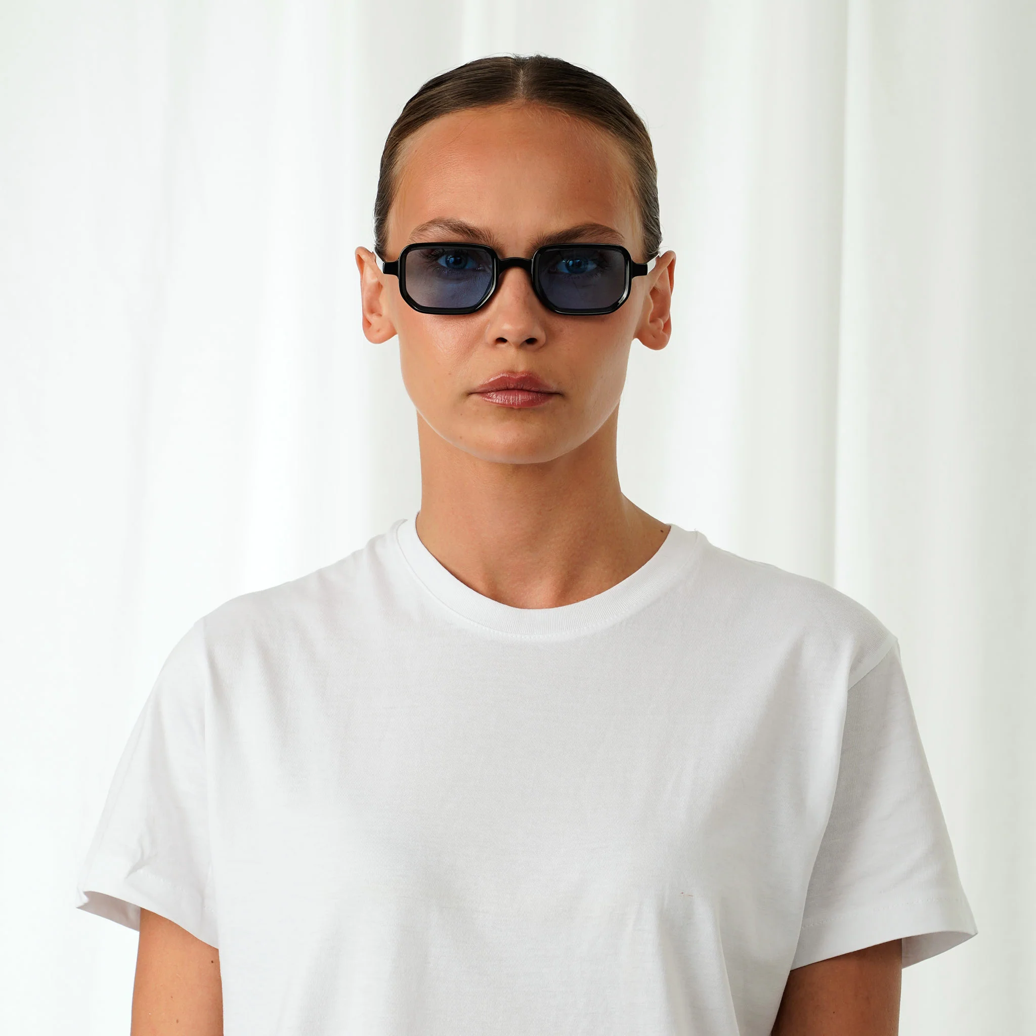 BILLIE - Image 12