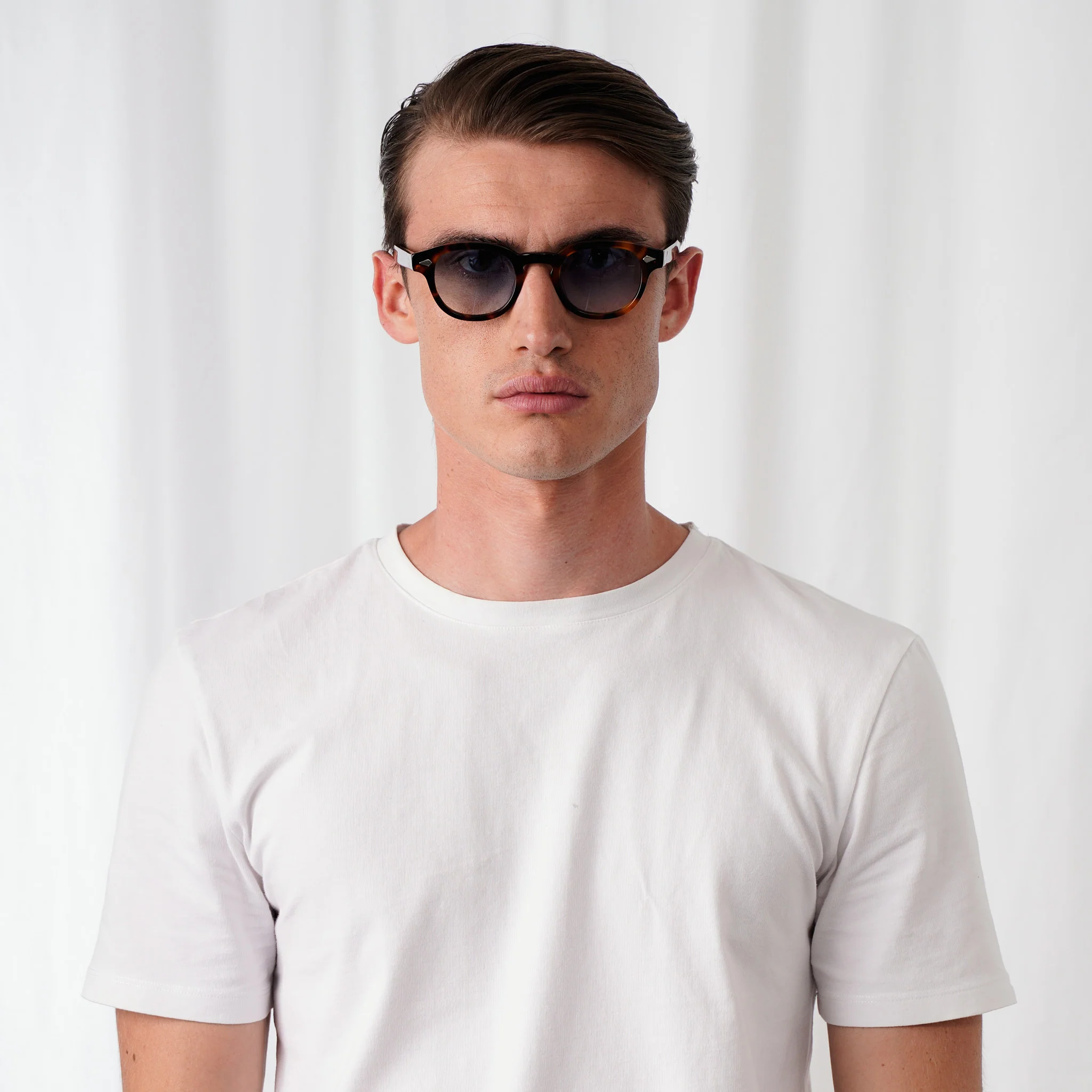 JOHN - Image 3